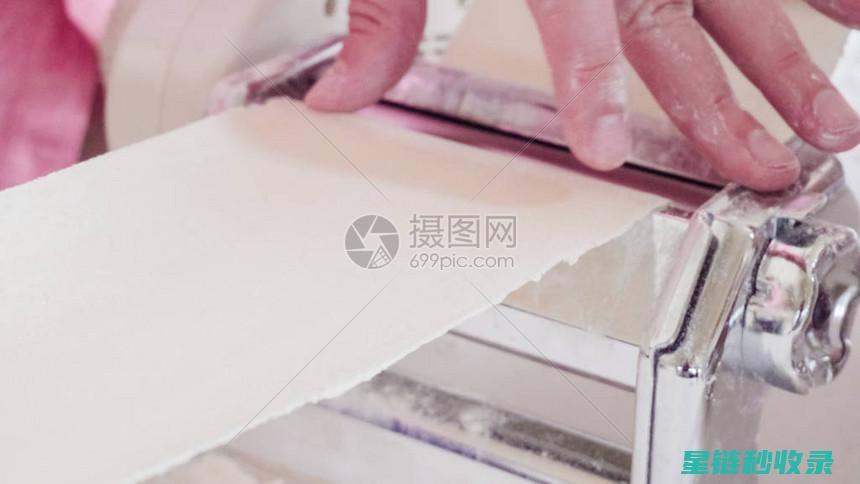 从头到尾：探索手部操作在头发护理中的重要作用与技巧 (从头到尾看)