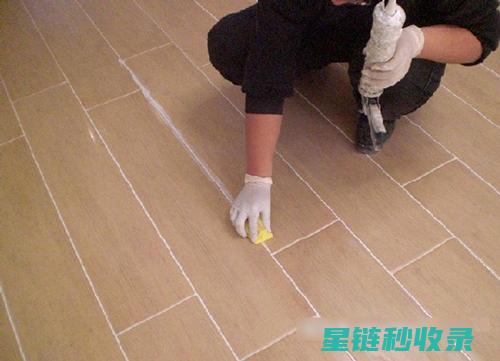 瓷砖缝变黑？教你几招快速清洁 (瓷砖缝变黑怎么清理)